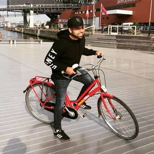 Meet your Posher, Manolo